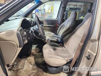 Zdjęcie 7 z 13 samochodu: 2000 CHEVROLET VENTURE VIN:1GNDU03E7YD130673 - miniatura