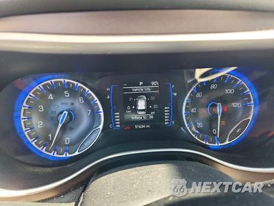 Zdjęcie 9 z 13 samochodu: 2020 CHRYSLER VOYAGER L VIN:2C4RC1AG4LR105960 - miniatura