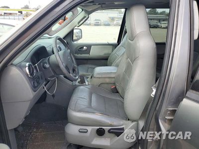Zdjęcie 7 z 13 samochodu: 2005 FORD EXPEDITION XLT VIN:1FMPU15575LA20826 - miniatura