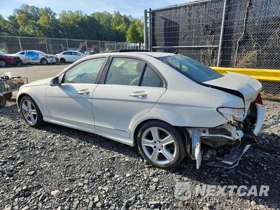 Drugie zdjęcie samochodu z przodu: 2010 MERCEDES-BENZ C 300 VIN:WDDGF5EB7AR126217 - miniatura