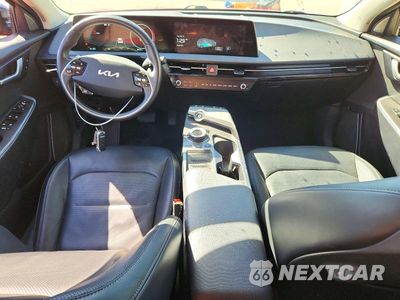 Zdjęcie 8 z 13 samochodu: 2023 KIA EV6 WIND VIN:KNDC34LA4P5150819 - miniatura