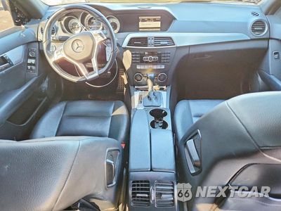 Zdjęcie 8 z 13 samochodu: 2013 MERCEDES-BENZ C 250 VIN:WDDGF4HB2DA799893 - miniatura