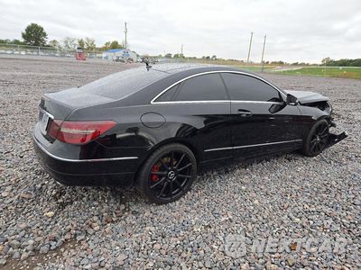 Trzecie zdjęcie samochodu z tyłu: 2010 MERCEDES-BENZ E 350 VIN:WDDKJ5GB3AF048221 - miniatura