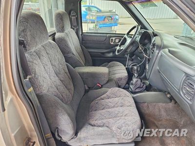 Zdjęcie 10 z 12 samochodu: 1998 GMC SONOMA VIN:1GTCS1442W8540633 - miniatura