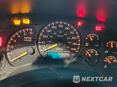 Zdjęcie 9 z 13 samochodu: 2001 CHEVROLET SUBURBAN C1500 VIN:3GNEC16TX1G246997 - miniatura