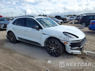 Czwarte zdjęcie samochodu z boku: 2024 PORSCHE MACAN BASE VIN:WP1AA2A50RLB04473 - miniatura