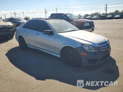 Czwarte zdjęcie samochodu z boku: 2013 MERCEDES-BENZ C 300 4MATIC VIN:WDDGF8AB7DR257059 - miniatura