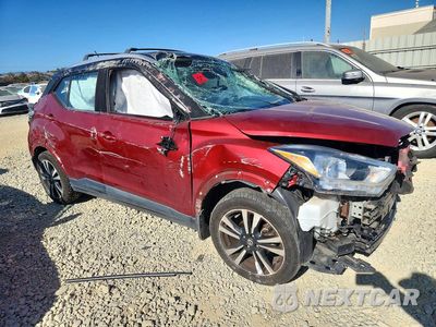 Czwarte zdjęcie samochodu z boku: 2018 NISSAN KICKS SV VIN:3N1CP5CU6JL530159 - miniatura