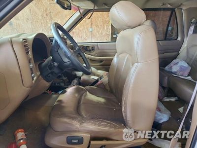 Zdjęcie 7 z 13 samochodu: 1998 CHEVROLET BLAZER VIN:1GNDT13W1W2143493 - miniatura