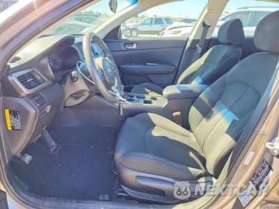 Zdjęcie 7 z 12 samochodu: 2016 KIA OPTIMA LX VIN:5XXGT4L34GG094041 - miniatura