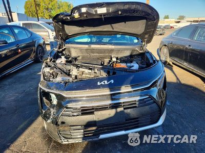 Piąte zdjęcie samochodu w środku: 2026 KIA NIRO LX VIN:KNDCP3LE2T5359939 - miniatura