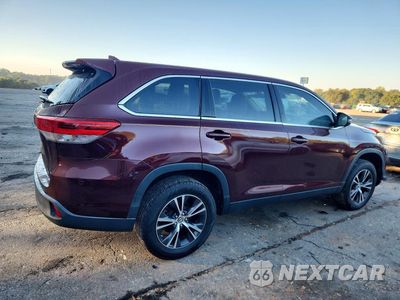 Trzecie zdjęcie samochodu z tyłu: 2019 TOYOTA HIGHLANDER LE PLUS VIN:5TDZZRFH6KS332782 - miniatura