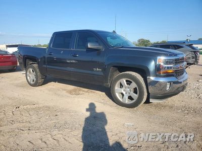 Czwarte zdjęcie samochodu z boku: 2018 CHEVROLET SILVERADO C1500 LT VIN:3GCPCREC8JG400057 - miniatura