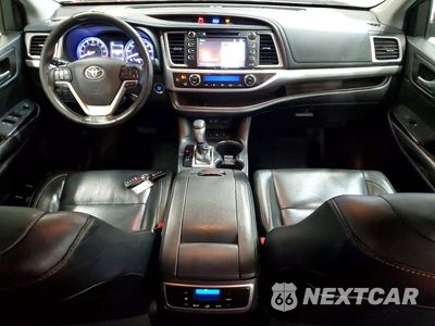 Zdjęcie 8 z 13 samochodu: 2017 TOYOTA HIGHLANDER XLE VIN:5TDJZRFH1HS426414 - miniatura