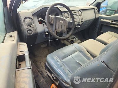 Zdjęcie 8 z 13 samochodu: 2012 FORD F550 SUPER DUTY DUMP TRUCK VIN:1FDUF5HT5CEA93600 - miniatura