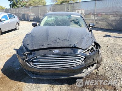 Piąte zdjęcie samochodu w środku: 2017 FORD FUSION SE VIN:3FA6P0H75HR375357 - miniatura