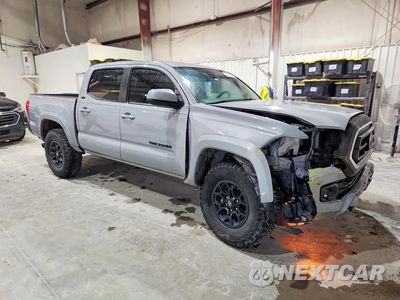 Czwarte zdjęcie samochodu z boku: 2021 TOYOTA TACOMA SR5 V6 VIN:5TFAZ5CN8MX116641 - miniatura