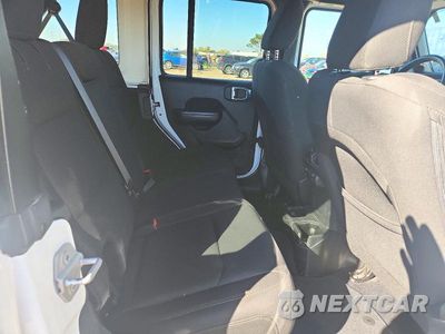 Zdjęcie 10 z 12 samochodu: 2018 JEEP WRANGLER UNLIMITED SPORT VIN:1C4HJXDGXJW292786 - miniatura