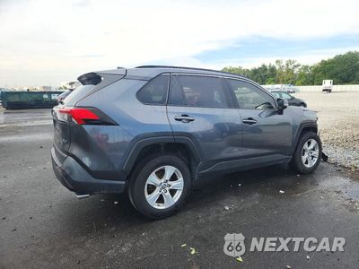 Trzecie zdjęcie samochodu z tyłu: 2019 TOYOTA RAV4 XLE VIN:JTMW1RFV1KD041103 - miniatura