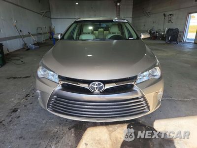Piąte zdjęcie samochodu w środku: 2016 TOYOTA CAMRY XLE VIN:4T1BF1FK4GU512400 - miniatura