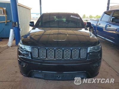Piąte zdjęcie samochodu w środku: 2020 JEEP GRAND CHEROKEE LAREDO VIN:1C4RJEAGXLC404777 - miniatura