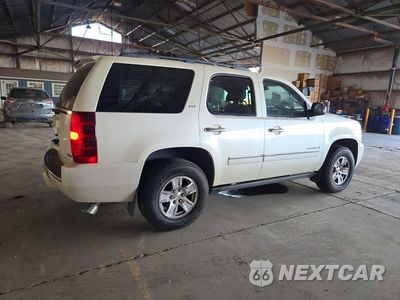 Trzecie zdjęcie samochodu z tyłu: 2009 CHEVROLET TAHOE K1500 LTZ VIN:1GNFK33009R217050 - miniatura
