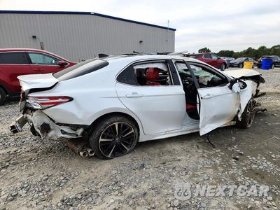 Trzecie zdjęcie samochodu z tyłu: 2019 TOYOTA CAMRY XSE VIN:4T1B61HK0KU830486 - miniatura
