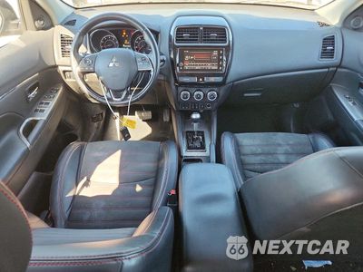 Zdjęcie 8 z 13 samochodu: 2019 MITSUBISHI OUTLANDER SPORT SE VIN:JA4AP4AW5KU028036 - miniatura
