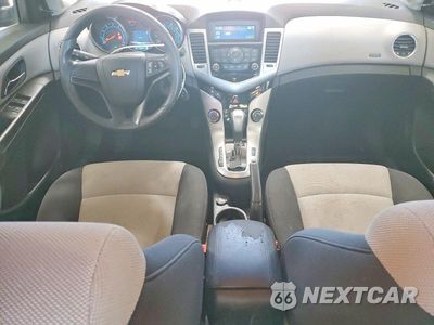 Zdjęcie 8 z 13 samochodu: 2011 CHEVROLET CRUZE LS VIN:1G1PC5SH2B7149695 - miniatura