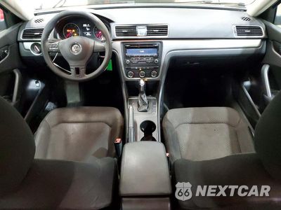Zdjęcie 8 z 12 samochodu: 2013 VOLKSWAGEN PASSAT S VIN:1VWAP7A30DC004861 - miniatura