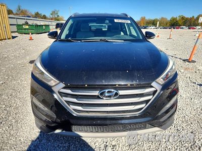 Piąte zdjęcie samochodu w środku: 2017 HYUNDAI TUCSON SPORT VIN:KM8J3CA2XHU276134 - miniatura