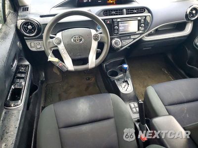 Zdjęcie 8 z 12 samochodu: 2016 TOYOTA PRIUS C THREE VIN:JTDKDTB37G1118136 - miniatura