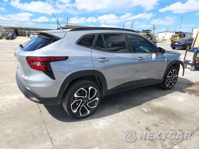 Trzecie zdjęcie samochodu z tyłu: 2025 CHEVROLET TRAX 2RS VIN:KL77LJEP8SC066084 - miniatura