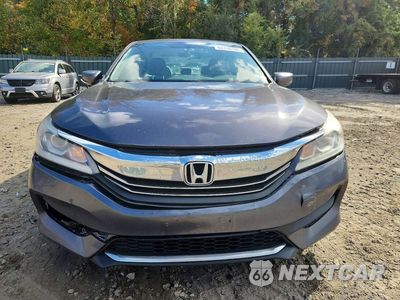 Piąte zdjęcie samochodu w środku: 2017 HONDA ACCORD LX VIN:1HGCR2F32HA178757 - miniatura