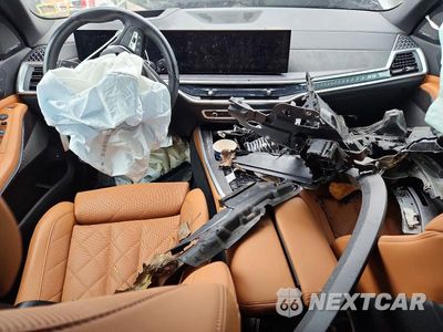 Zdjęcie 8 z 14 samochodu: 2026 BMW X5 XDRIVE50E VIN:5UX43EU06T9023250 - miniatura