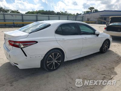 Trzecie zdjęcie samochodu z tyłu: 2018 TOYOTA CAMRY SE VIN:4T1B11HK4JU101212 - miniatura
