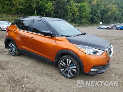 Czwarte zdjęcie samochodu z boku: 2018 NISSAN KICKS SV VIN:3N1CP5CU2JL508465 - miniatura