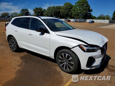 Czwarte zdjęcie samochodu z boku: 2024 VOLVO XC60 PLUS VIN:YV4L12RL5R1933478 - miniatura