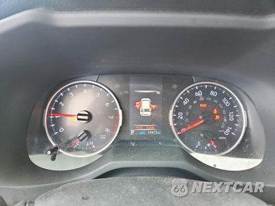 Zdjęcie 9 z 13 samochodu: 2019 TOYOTA RAV4 LE VIN:JTMH1RFV5KJ010012 - miniatura