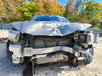 Piąte zdjęcie samochodu w środku: 2022 VOLVO XC40 T5 R-DESIGN VIN:YV4162UM5N2786608 - miniatura