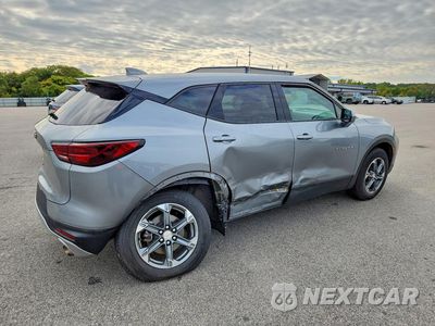 Trzecie zdjęcie samochodu z tyłu: 2025 CHEVROLET BLAZER 2LT VIN:3GNKBHR45SS241952 - miniatura