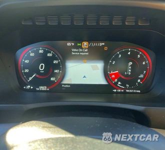 Zdjęcie 8 z 10 samochodu: 2016 VOLVO XC90 T5 VIN:YV4102XK2G1072214 - miniatura