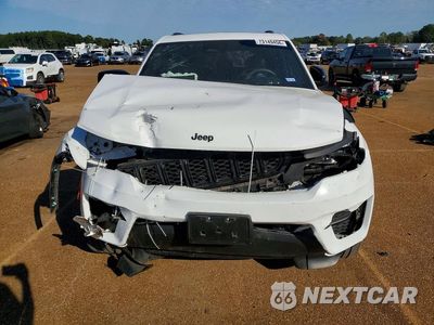 Piąte zdjęcie samochodu w środku: 2024 JEEP GRAND CHEROKEE LAREDO VIN:1C4RJGAG3RC709249 - miniatura