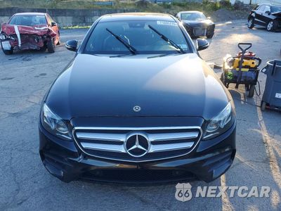 Piąte zdjęcie samochodu w środku: 2017 MERCEDES-BENZ E 300 4MATIC VIN:WDDZF4KB8HA254854 - miniatura