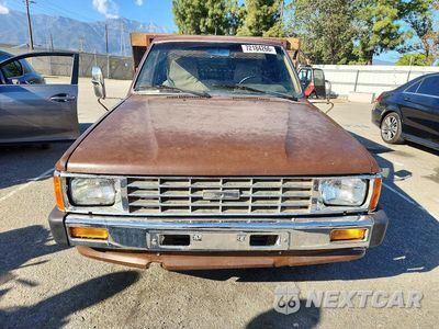Piąte zdjęcie samochodu w środku: 1985 TOYOTA PICKUP COMMERCIAL / CAMPER RN55 VIN:JT5RN55D7F5034395 - miniatura