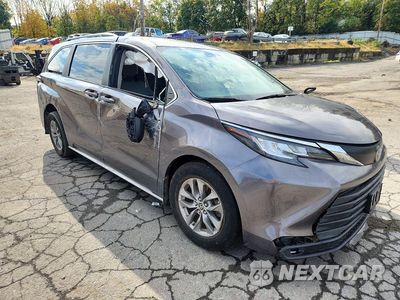 Czwarte zdjęcie samochodu z boku: 2022 TOYOTA SIENNA LE VIN:5TDKRKEC7NS125028 - miniatura