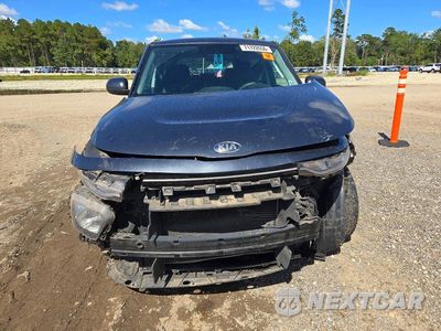 Piąte zdjęcie samochodu w środku: 2020 KIA SOUL LX VIN:KNDJ23AU1L7098372 - miniatura