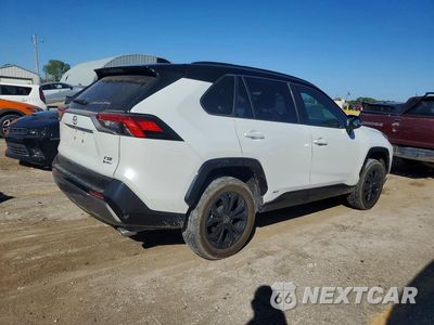 Trzecie zdjęcie samochodu z tyłu: 2025 TOYOTA RAV4 XSE VIN:2T3E6RFV3SW088309 - miniatura