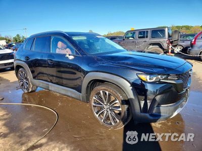 Czwarte zdjęcie samochodu z boku: 2024 MAZDA CX-50 PREMIUM VIN:7MMVABDY3RN188558 - miniatura