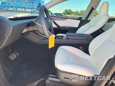 Zdjęcie 7 z 13 samochodu: 2026 TESLA MODEL Y VIN:7SAYGDEE7TF365455 - miniatura